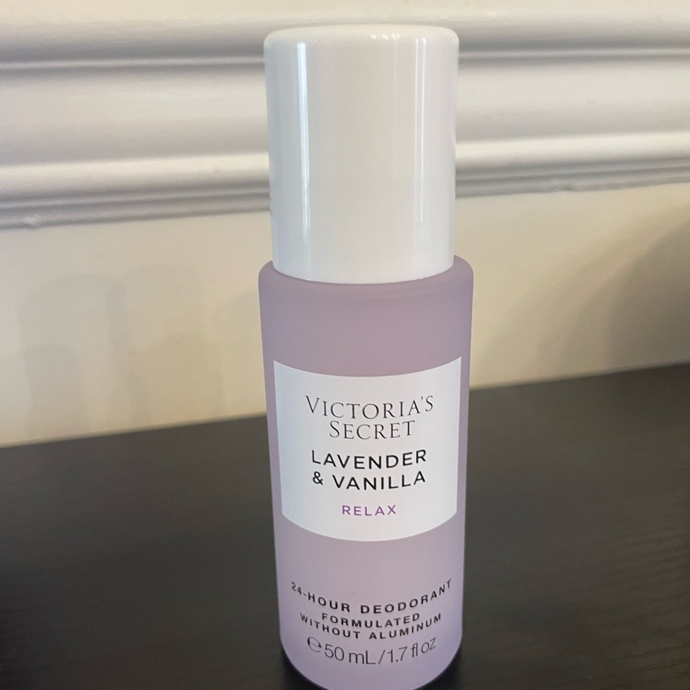 BAGGU Bundle Pouch and 3-Piece Victoria’s Secret Relax Lavender Vanilla Body Set - Picture 11 of 16